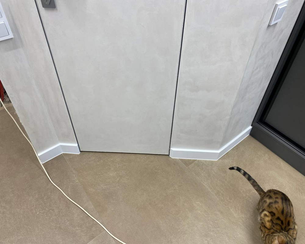 Плинтус ХДФ Dollken Cubu Flex Life XL 60 мм х 2,5 м 5012 Белый